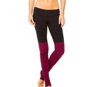 Alo Yoga Goddess Leggings, Small Black and Maroon